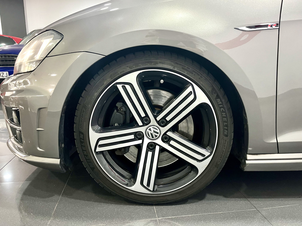 Volkswagen Golf VII R BMT 4Motion foto 14