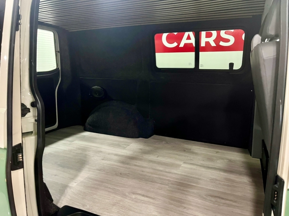 Volkswagen Transporter Furgón largo foto 9