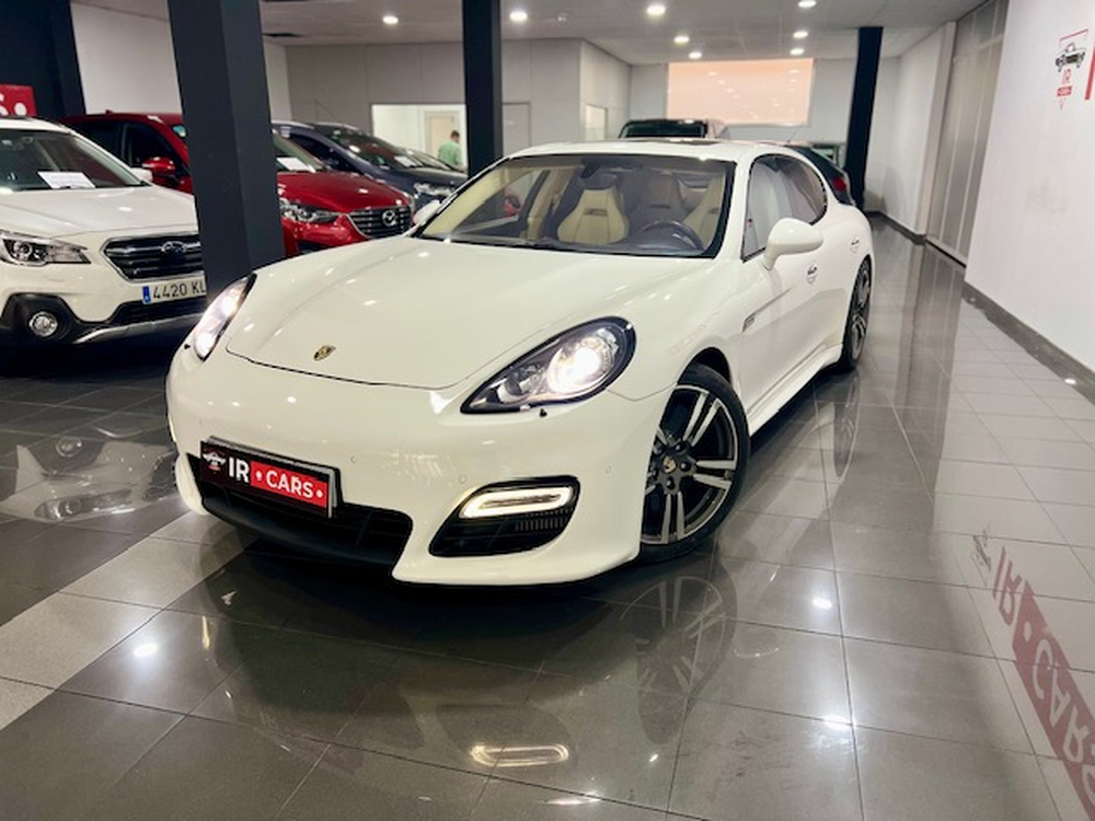 Porsche Panamera Turbo foto 12