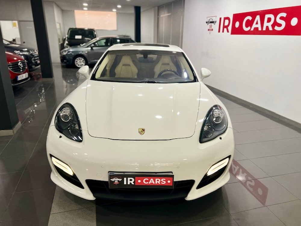 Porsche Panamera Turbo foto 14
