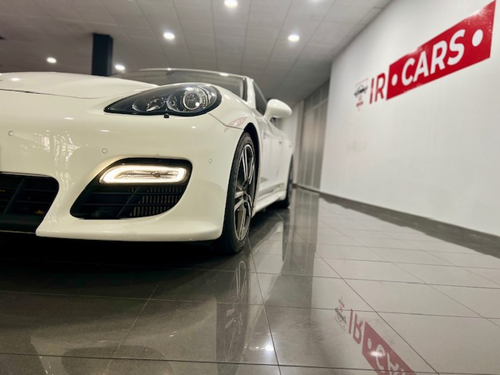 Porsche Panamera Turbo foto 15