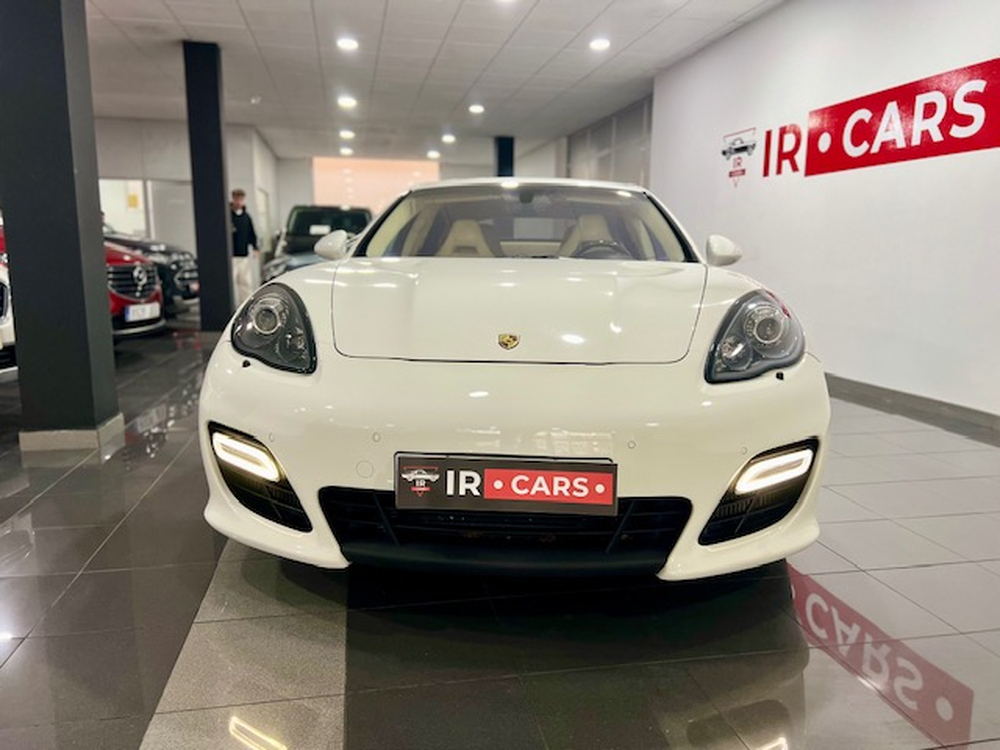Porsche Panamera Turbo foto 17
