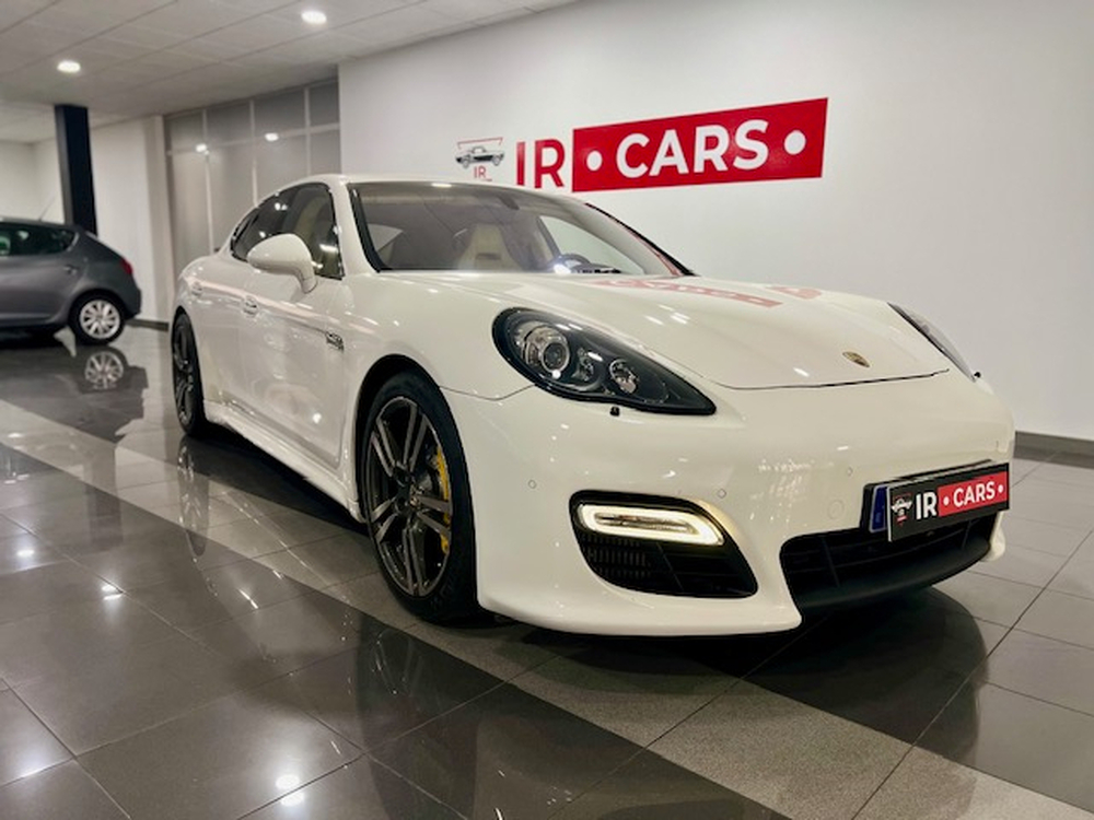 Porsche Panamera Turbo foto 18