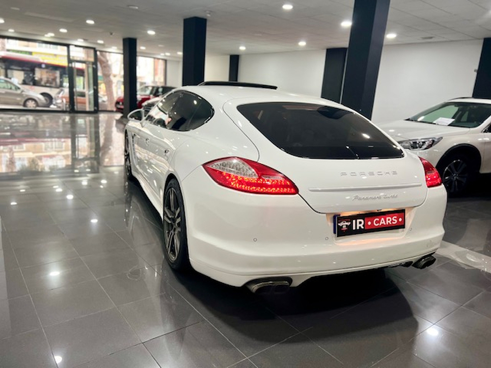 Porsche Panamera Turbo foto 23