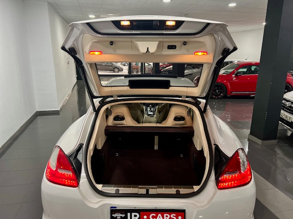 Porsche Panamera Turbo foto 24