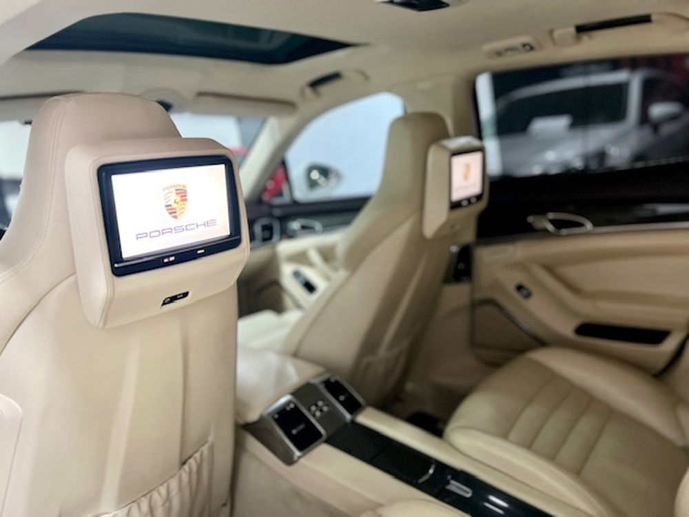 Porsche Panamera Turbo foto 26