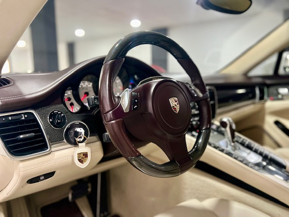 Porsche Panamera Turbo foto 29