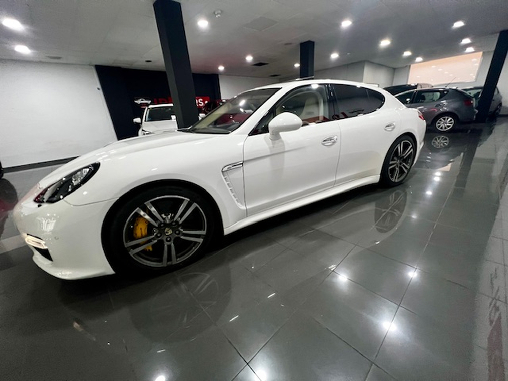 Porsche Panamera Turbo foto 31