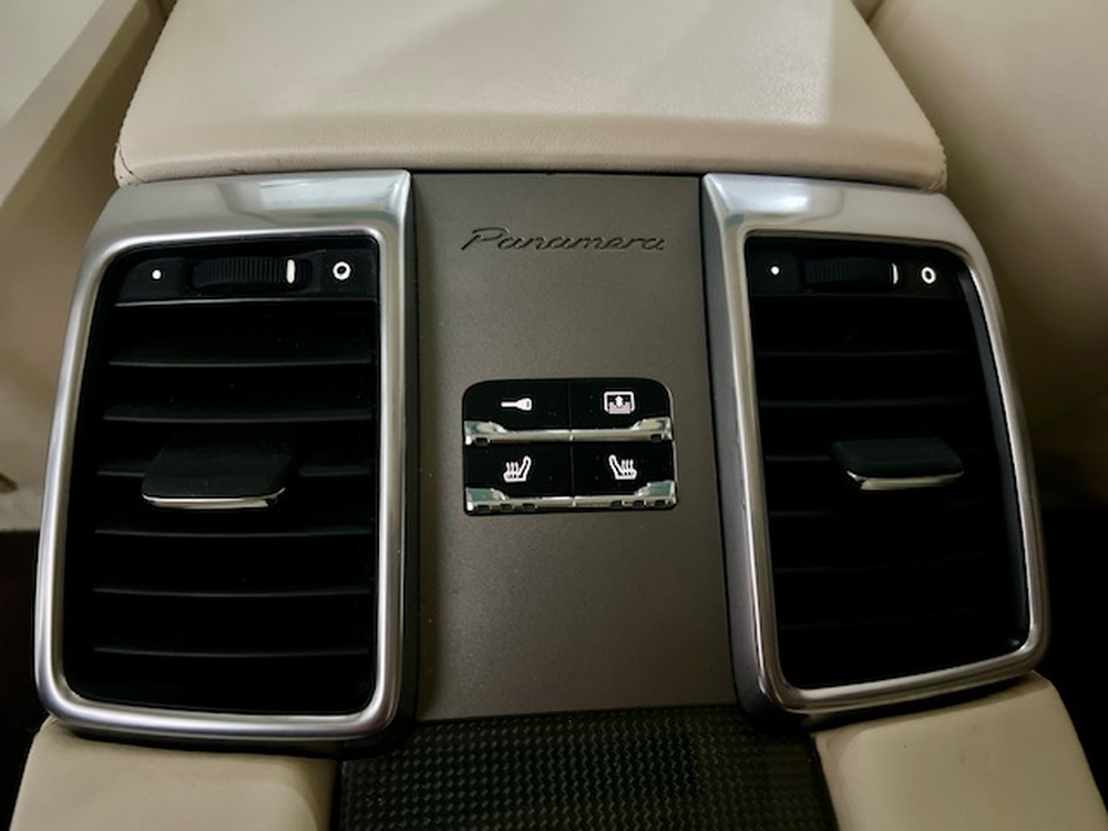 Porsche Panamera Turbo foto 34