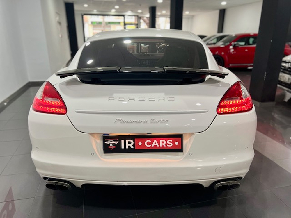 Porsche Panamera Turbo foto 6
