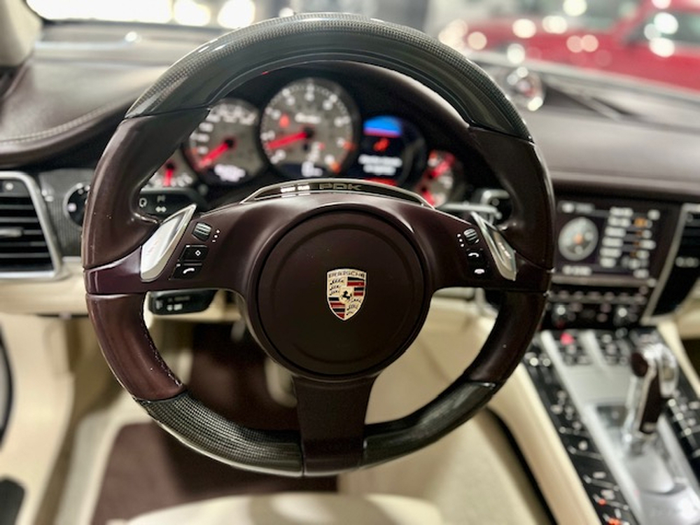 Porsche Panamera Turbo foto 7