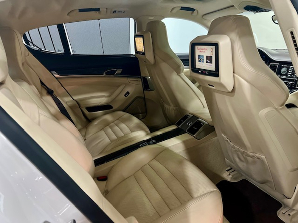 Porsche Panamera Turbo foto 11