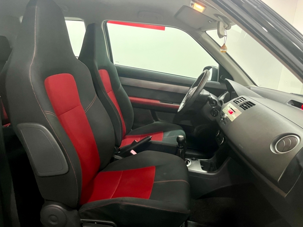 Suzuki Swift Sport foto 11