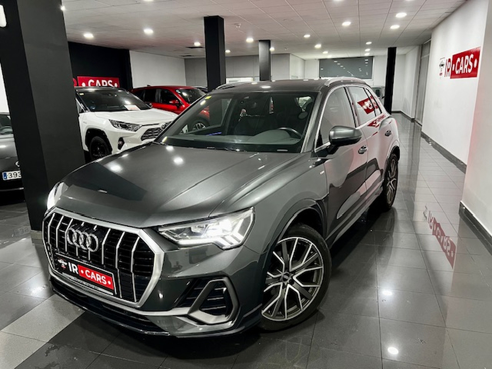 Audi Q3 35 TFSI S line foto 2