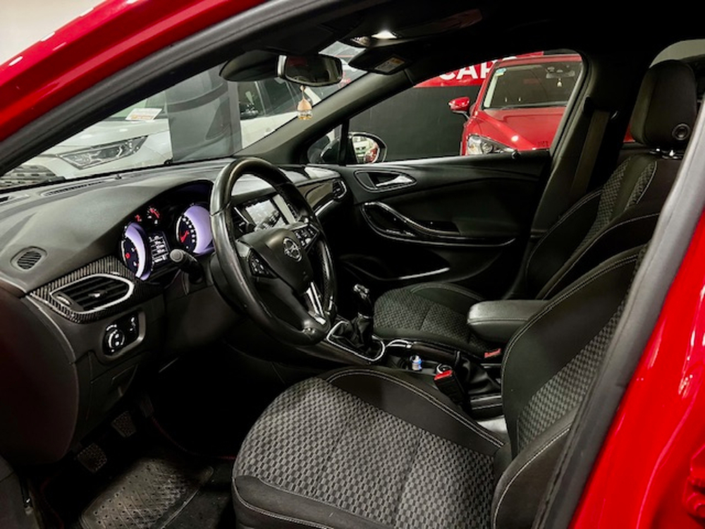 Opel Astra Dynamic foto 3