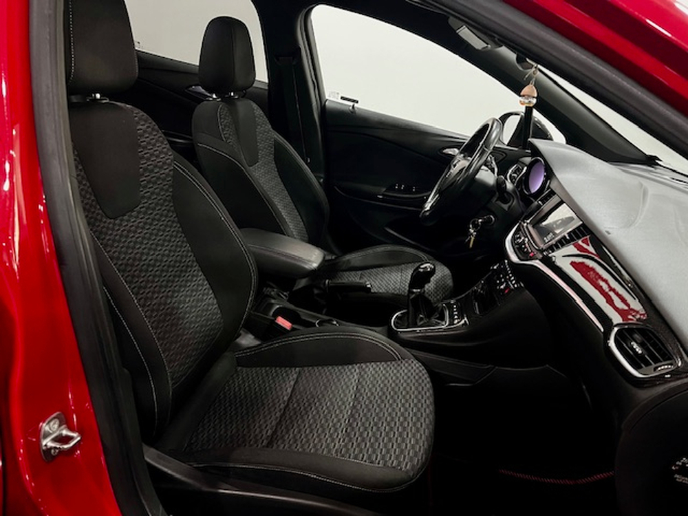 Opel Astra Dynamic foto 5