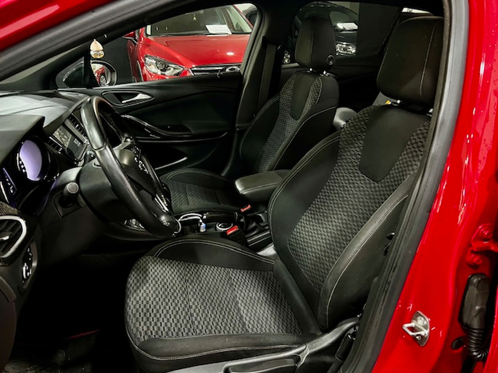 Opel Astra Dynamic foto 7