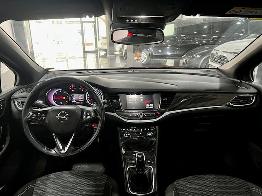 Opel Astra Dynamic foto 11