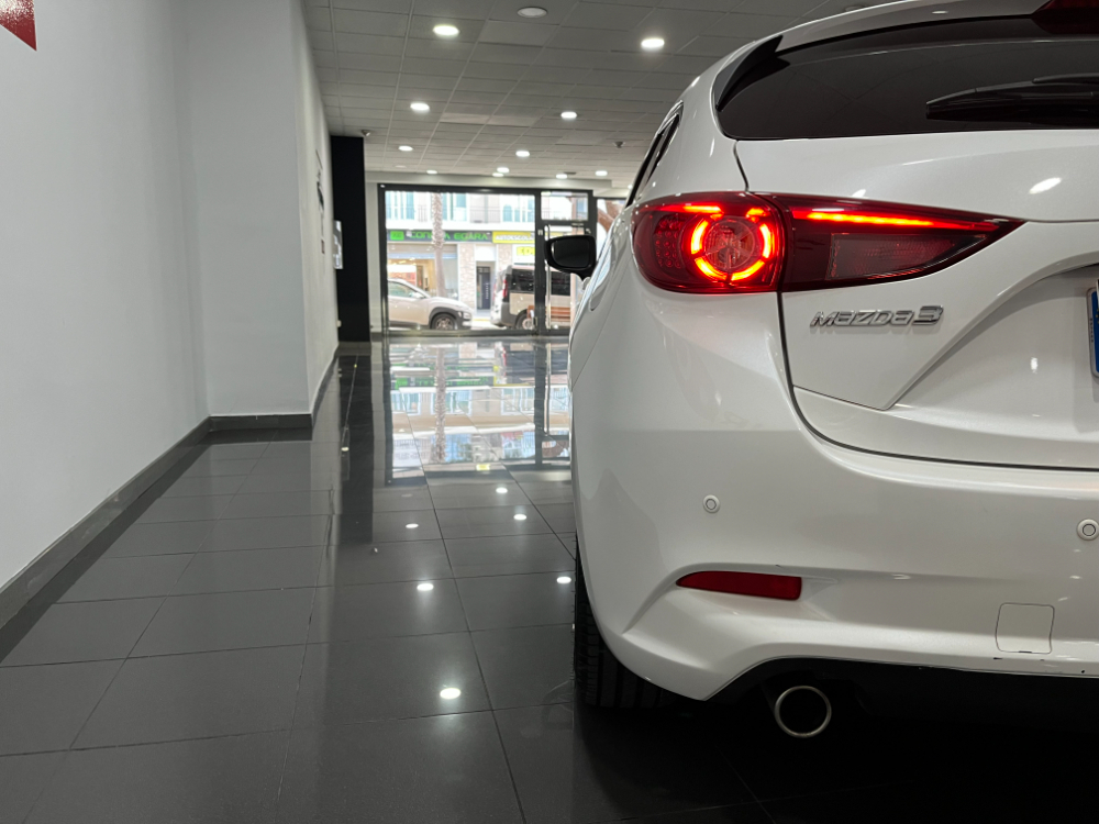 Mazda 3 Luxury foto 24