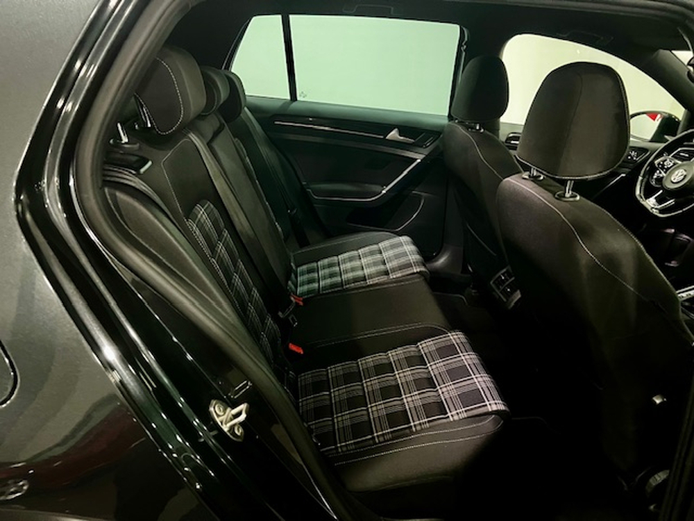 Volkswagen Golf VII GTD foto 12