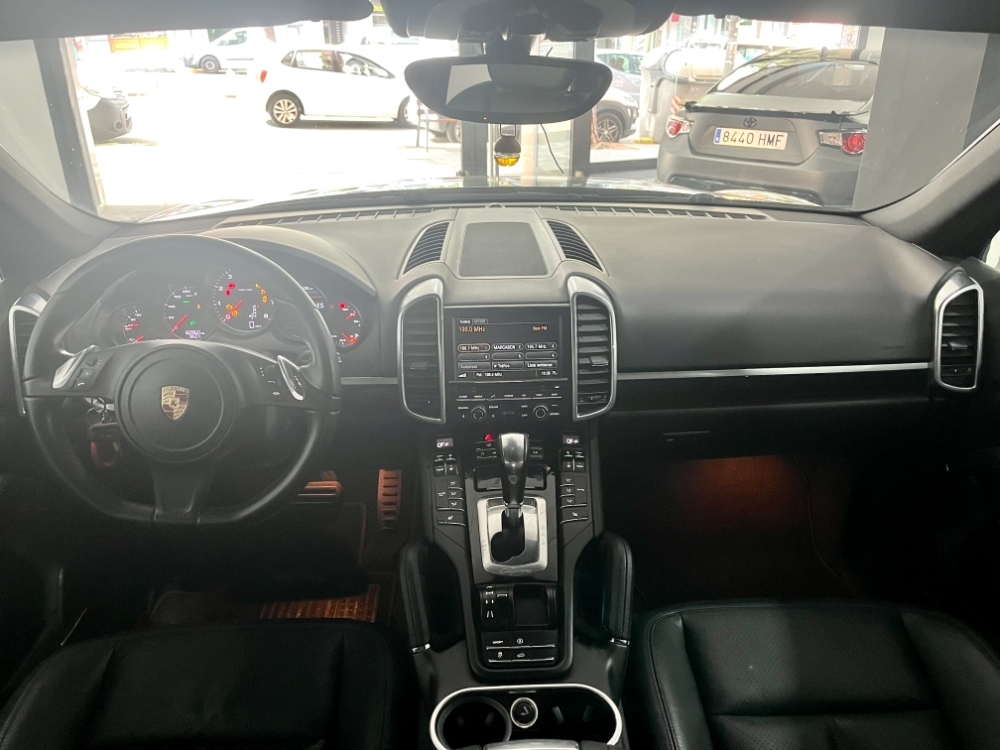 Porsche Cayenne Basis foto 17