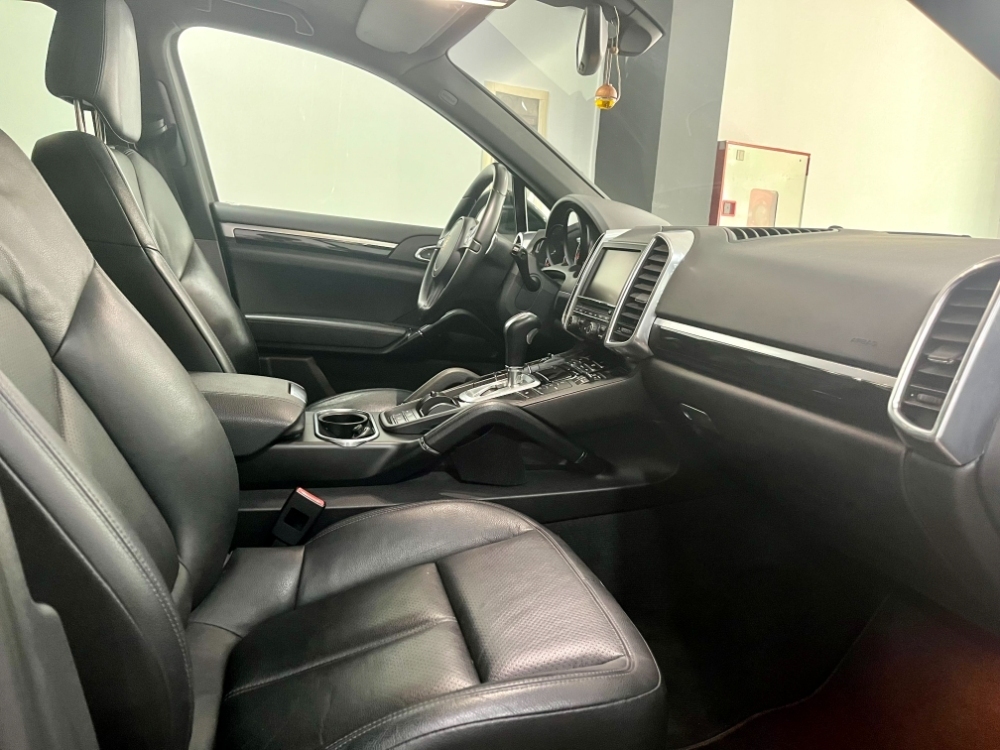 Porsche Cayenne Basis foto 5