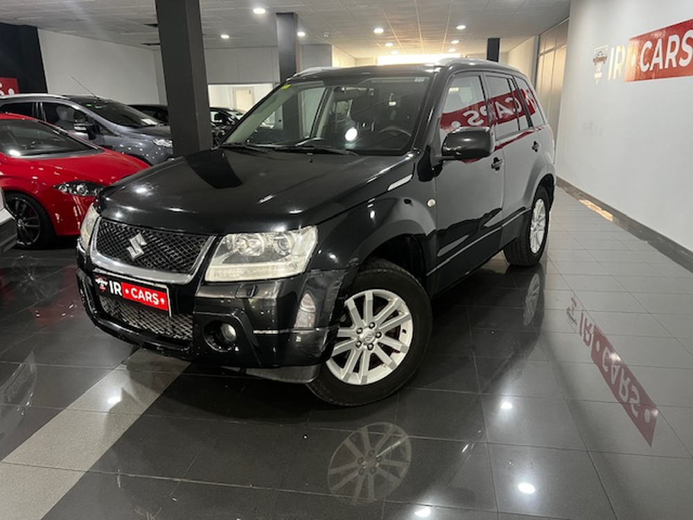 Suzuki Grand Vitara 2.0 JLX-A (5-ptas.) foto 2