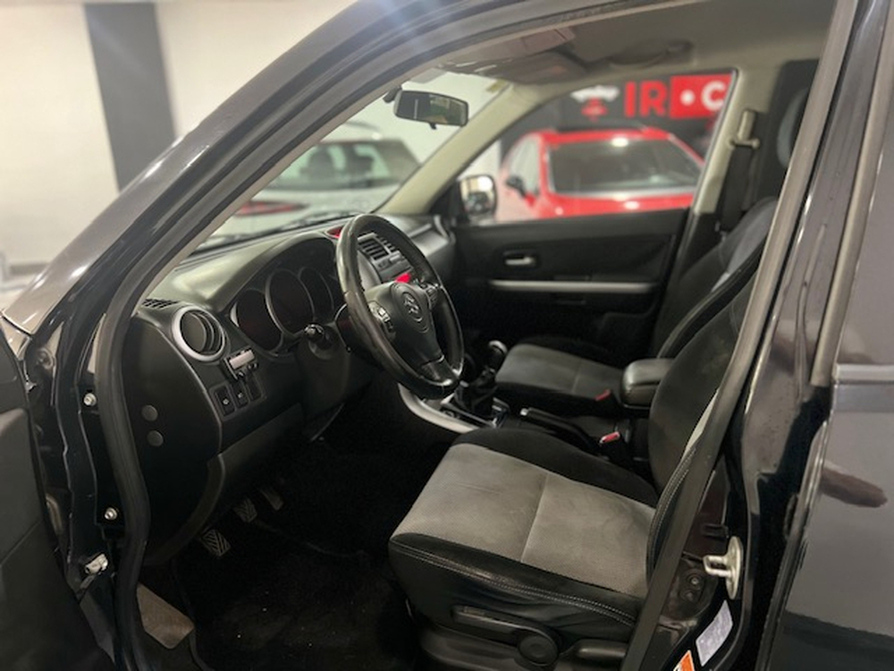 Suzuki Grand Vitara 2.0 JLX-A (5-ptas.) foto 3