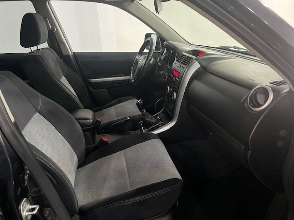 Suzuki Grand Vitara 2.0 JLX-A (5-ptas.) foto 5