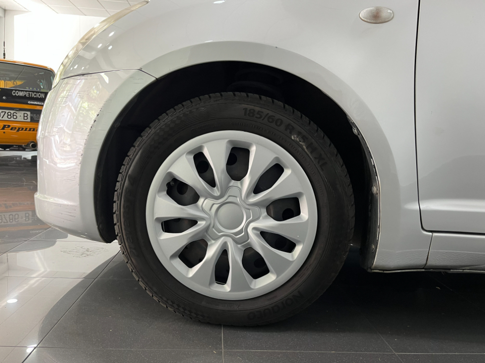 Suzuki Swift GL (5-ptas.) foto 16