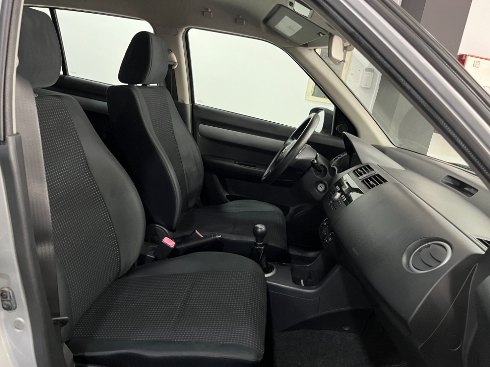 Suzuki Swift GL (5-ptas.) foto 5