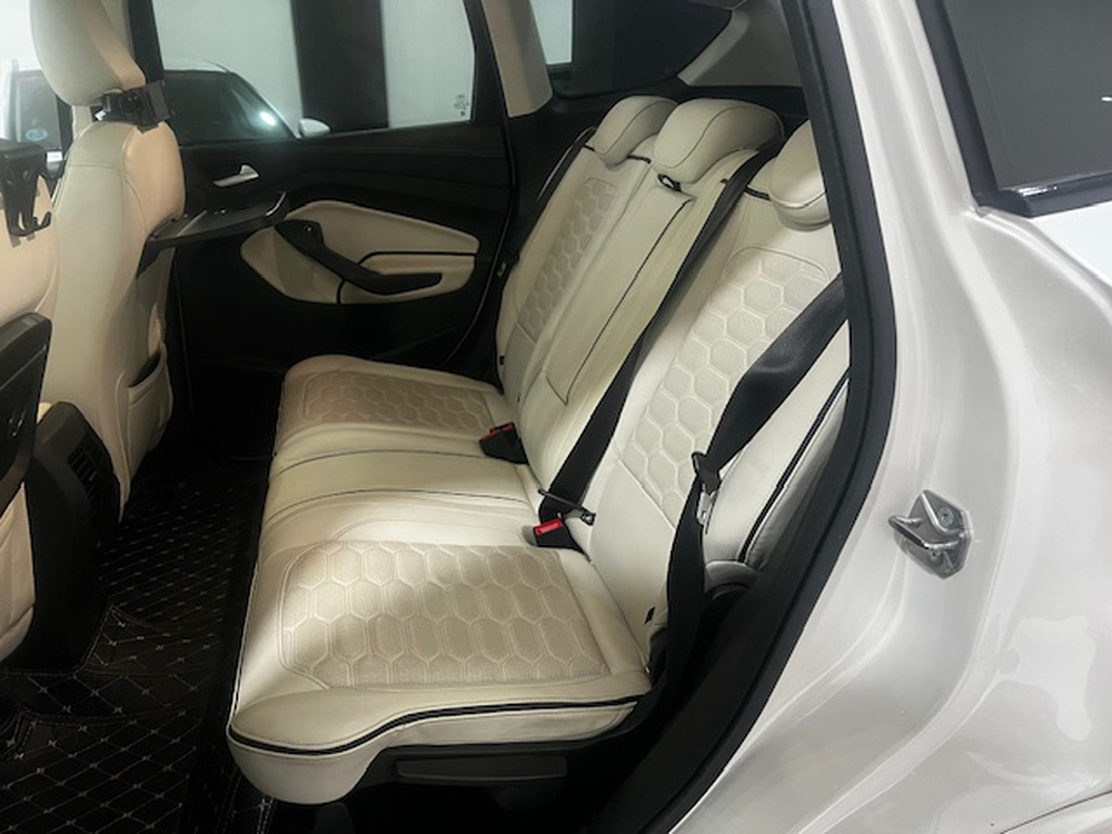 Ford Kuga Vignale foto 13