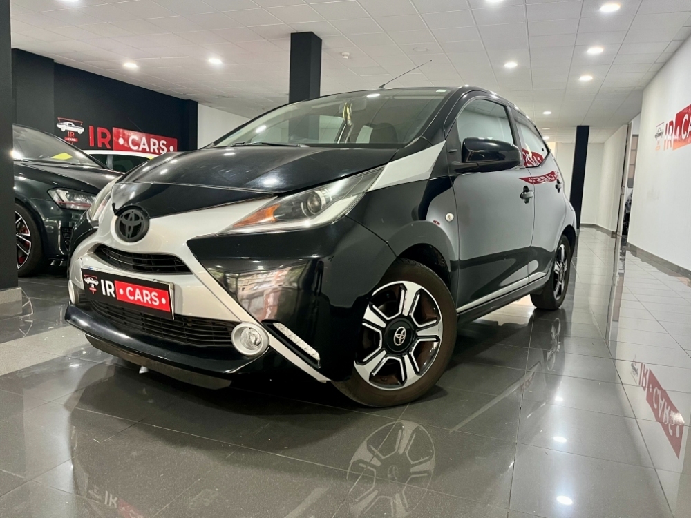 Toyota Aygo x-play foto 2