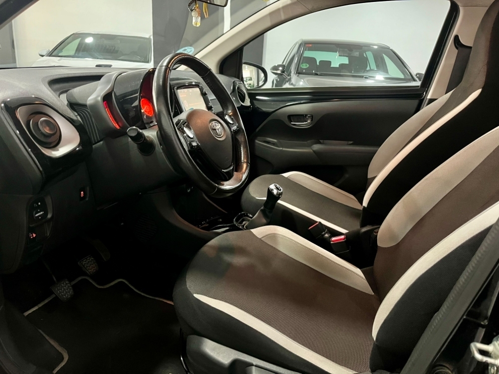 Toyota Aygo x-play foto 3