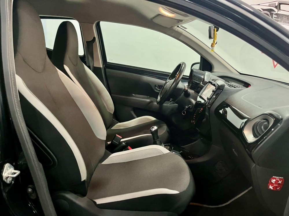 Toyota Aygo x-play foto 5