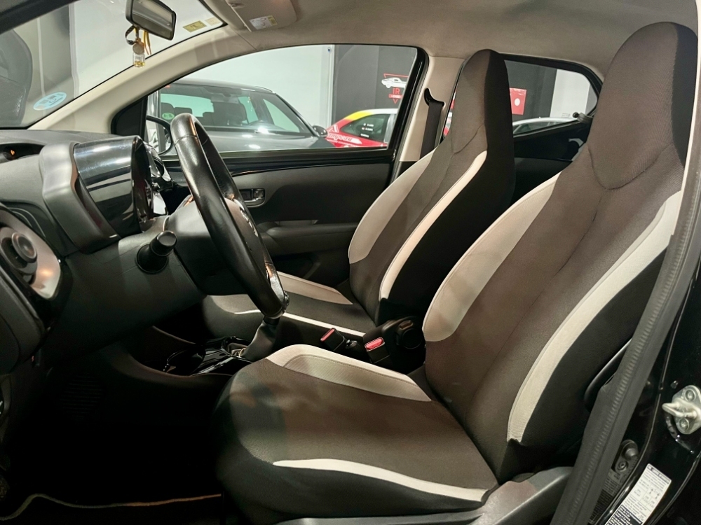 Toyota Aygo x-play foto 7