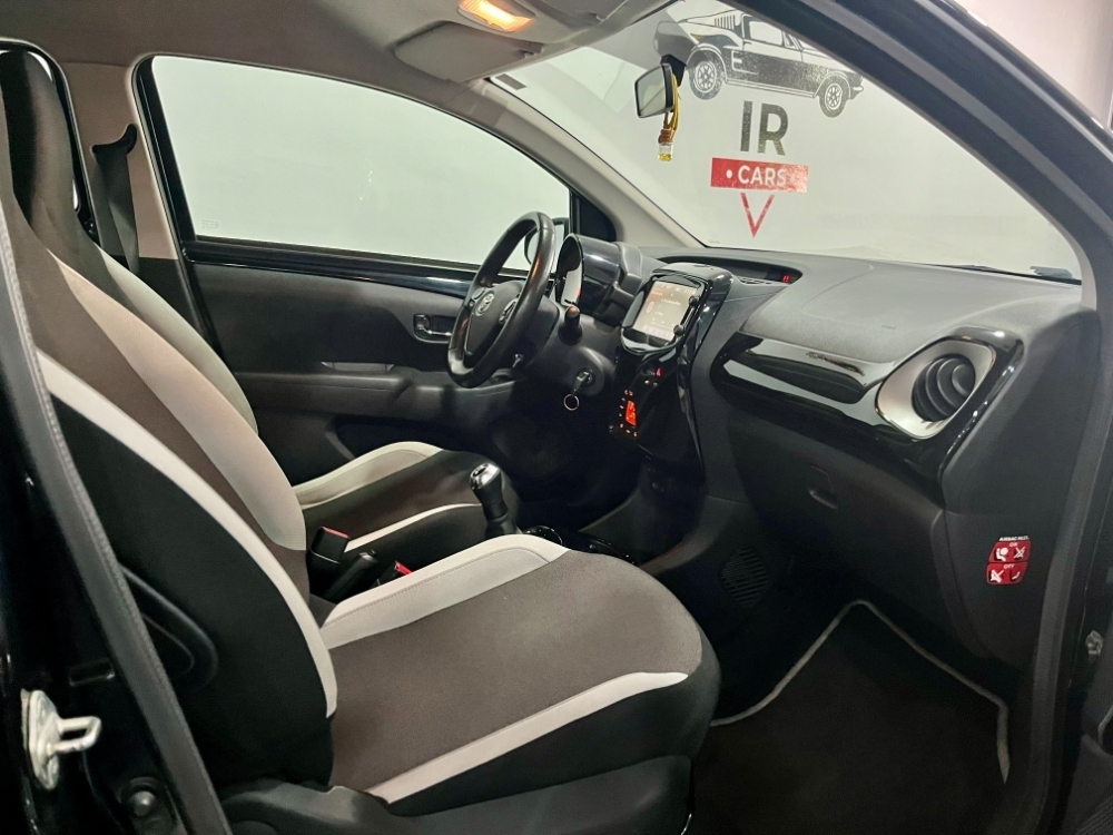 Toyota Aygo x-play foto 9