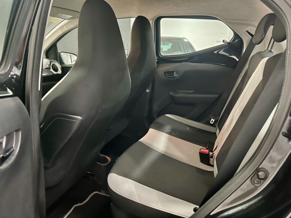 Toyota Aygo x-play foto 11